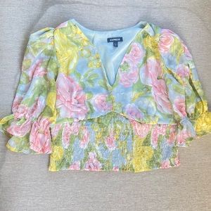 Express floral top puff sleeve medium